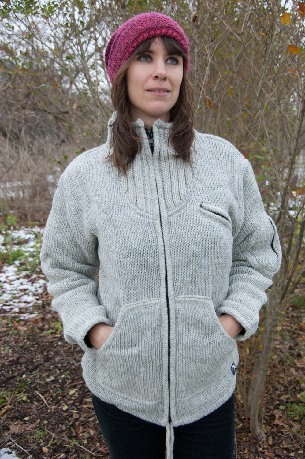 Kurze Wolljacke mit Armtasche und Fleece-Innenfutter, hellgrau, Uni